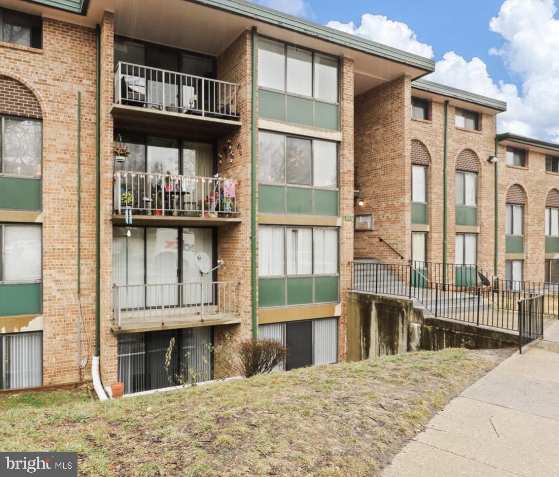 491 N ARMISTEAD ST #T2, ALEXANDRIA, Virginia 22312, 1 Bedroom Bedrooms, ,1 BathroomBathrooms,Residential,For sale,491 N ARMISTEAD ST #T2,VAAX2054004 MLS # VAAX2054004