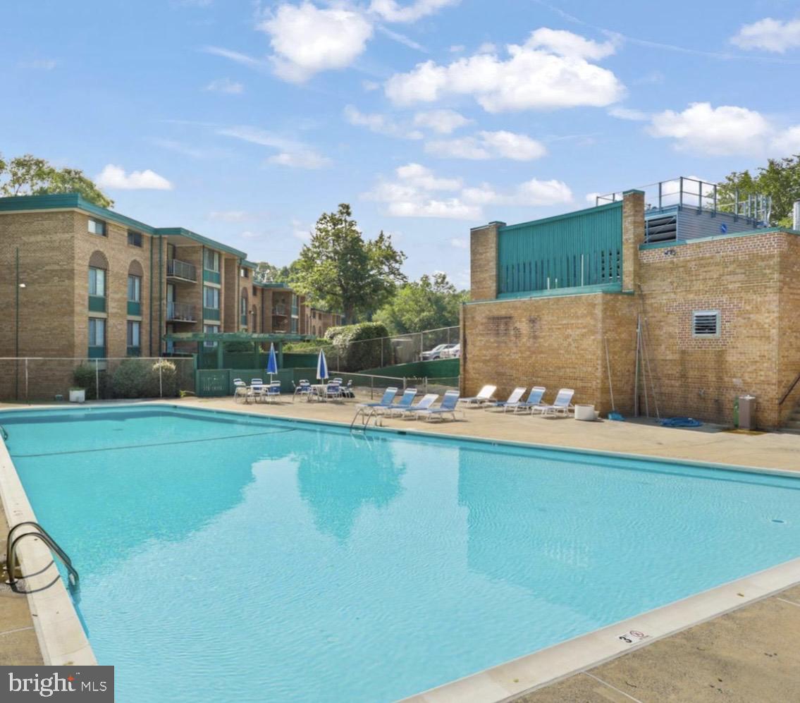 491 N ARMISTEAD ST #T2, ALEXANDRIA, Virginia 22312, 1 Bedroom Bedrooms, ,1 BathroomBathrooms,Residential,For sale,491 N ARMISTEAD ST #T2,VAAX2054004 MLS # VAAX2054004