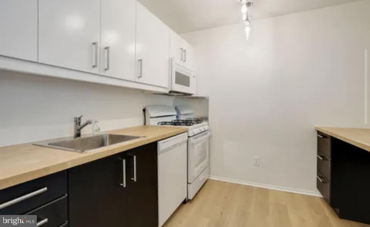 491 N ARMISTEAD ST #T2, ALEXANDRIA, Virginia 22312, 1 Bedroom Bedrooms, ,1 BathroomBathrooms,Residential,For sale,491 N ARMISTEAD ST #T2,VAAX2054004 MLS # VAAX2054004