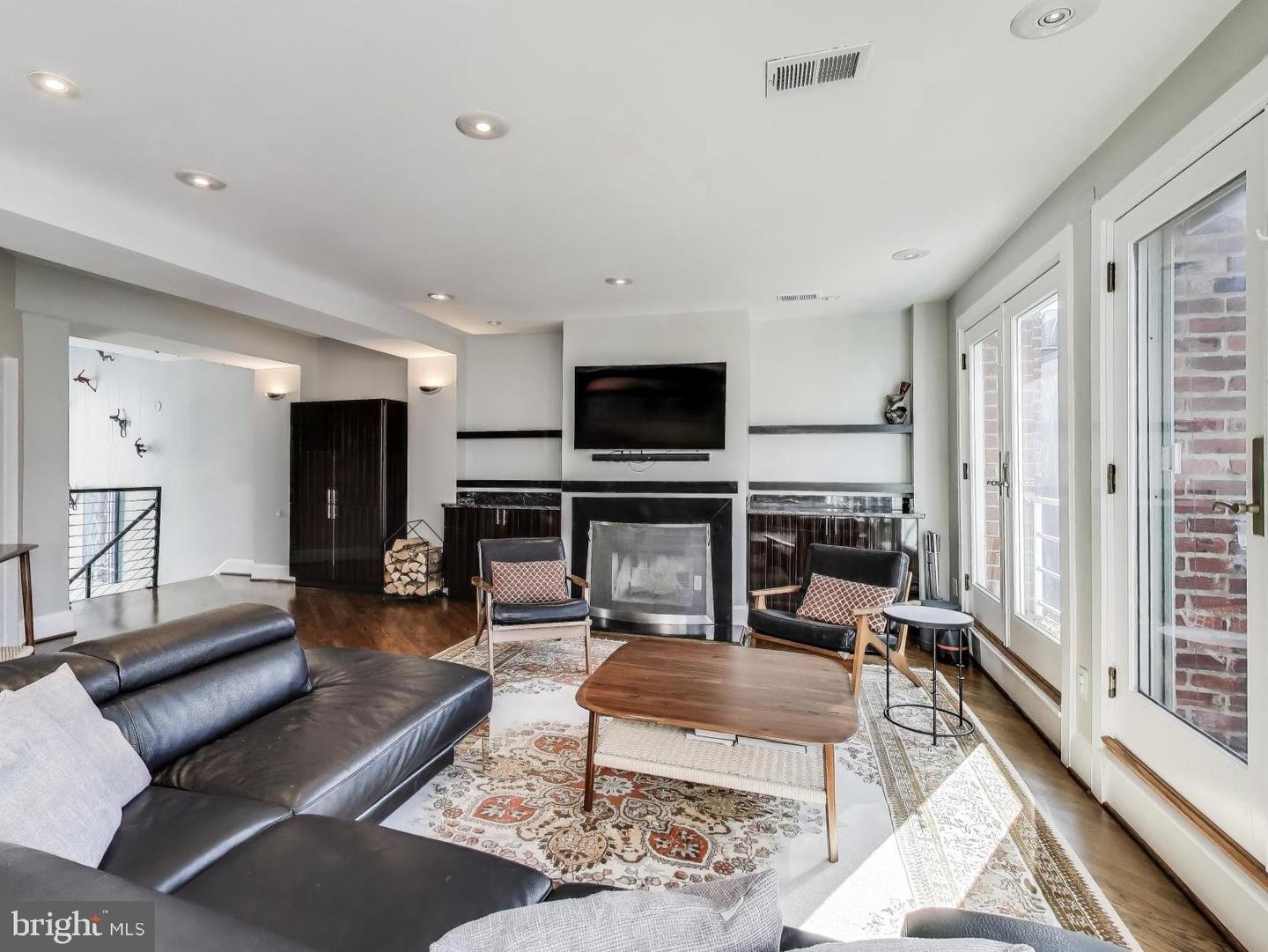 2370 CHAMPLAIN ST NW #34, WASHINGTON, District Of Columbia 20009, 3 Bedrooms Bedrooms, 10 Rooms Rooms,2 BathroomsBathrooms,Residential,For sale,2370 CHAMPLAIN ST NW #34,DCDC2245572 MLS # DCDC2245572