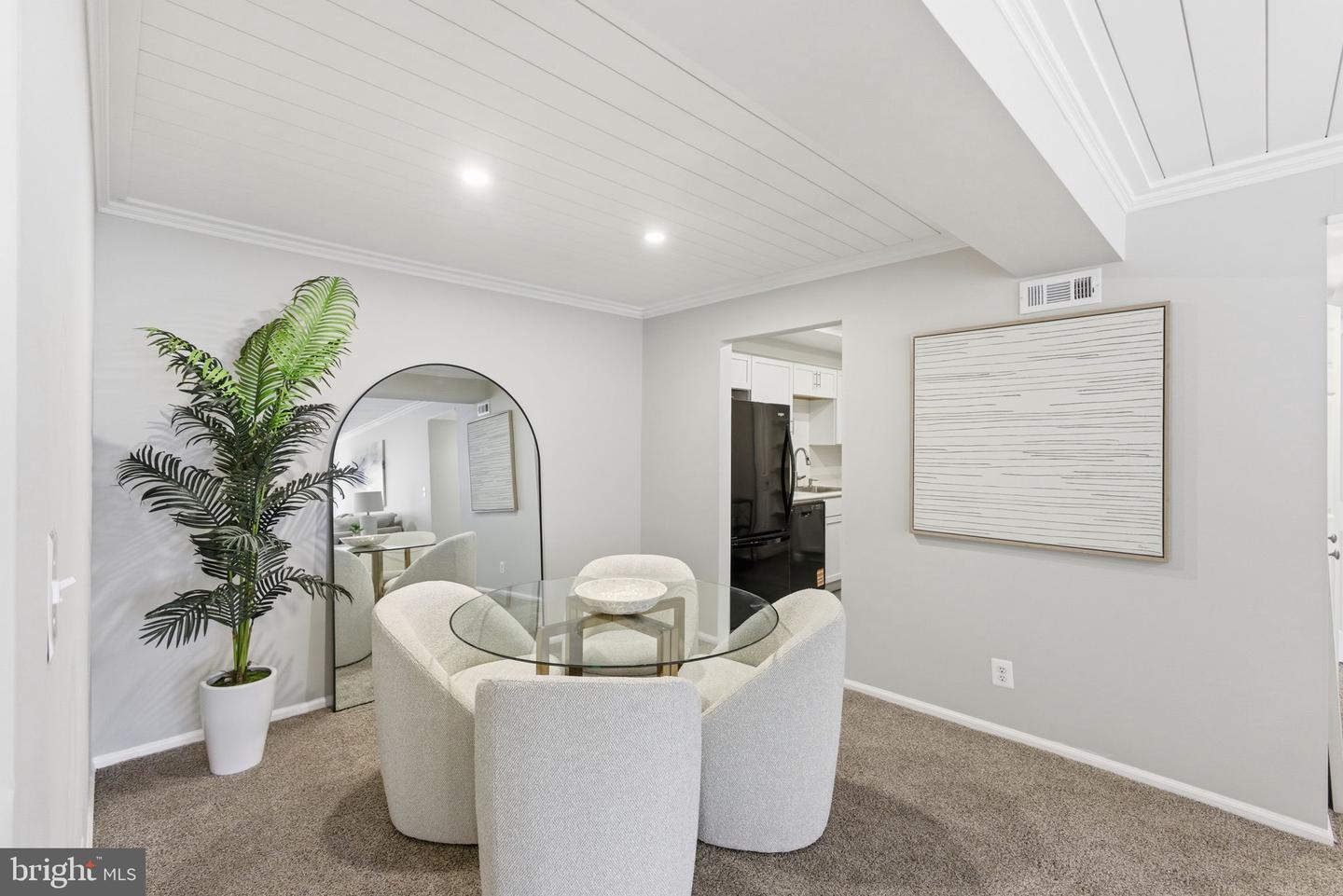 7721 TREMAYNE PL #211, MCLEAN, Virginia 22102, 2 Bedrooms Bedrooms, ,2 BathroomsBathrooms,Residential,For sale,7721 TREMAYNE PL #211,VAFX2290336 MLS # VAFX2290336