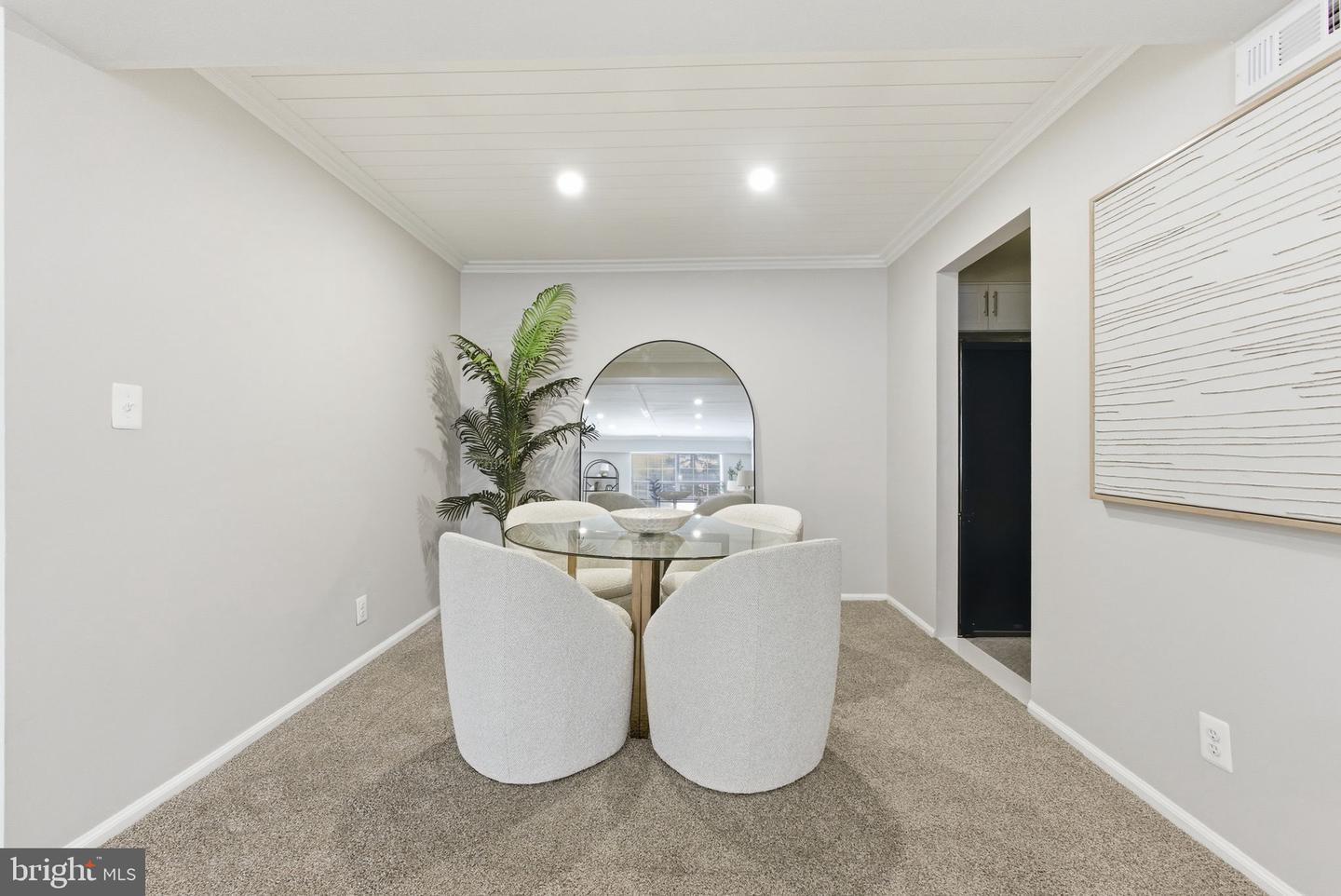 7721 TREMAYNE PL #211, MCLEAN, Virginia 22102, 2 Bedrooms Bedrooms, ,2 BathroomsBathrooms,Residential,For sale,7721 TREMAYNE PL #211,VAFX2290336 MLS # VAFX2290336