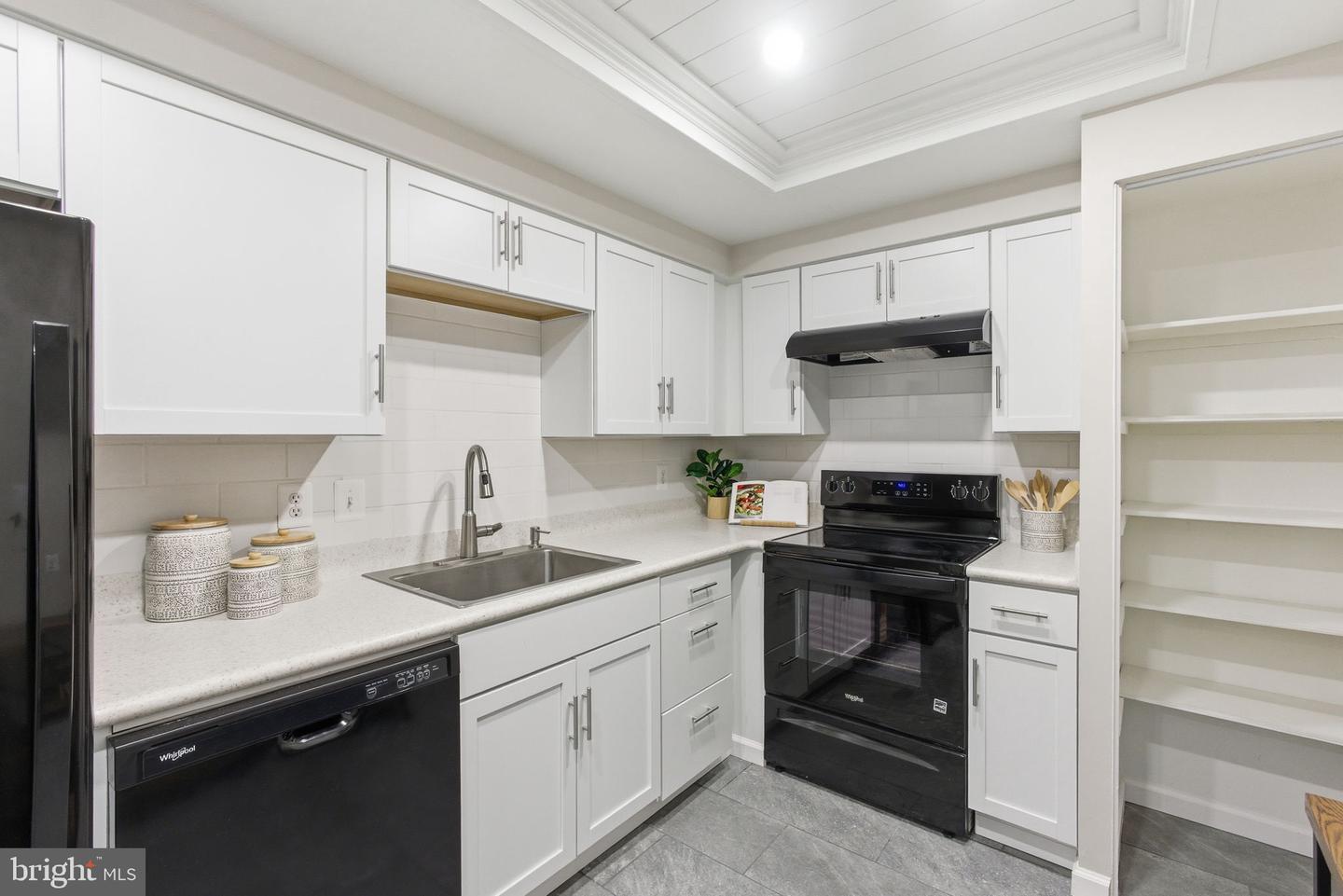 7721 TREMAYNE PL #211, MCLEAN, Virginia 22102, 2 Bedrooms Bedrooms, ,2 BathroomsBathrooms,Residential,For sale,7721 TREMAYNE PL #211,VAFX2290336 MLS # VAFX2290336