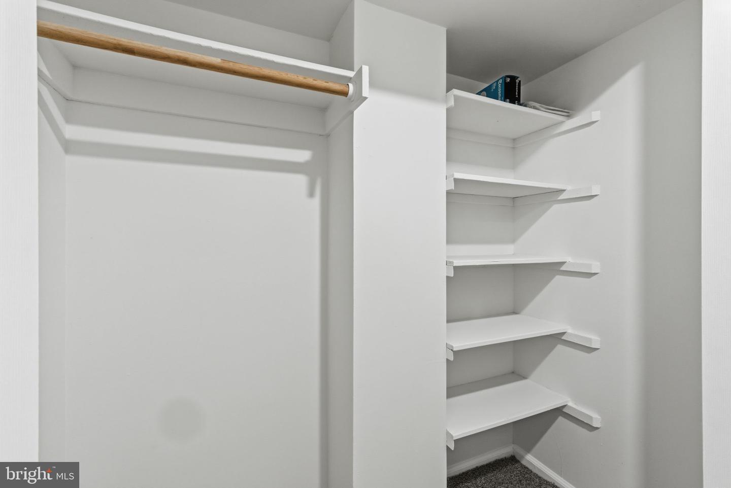 7721 TREMAYNE PL #211, MCLEAN, Virginia 22102, 2 Bedrooms Bedrooms, ,2 BathroomsBathrooms,Residential,For sale,7721 TREMAYNE PL #211,VAFX2290336 MLS # VAFX2290336