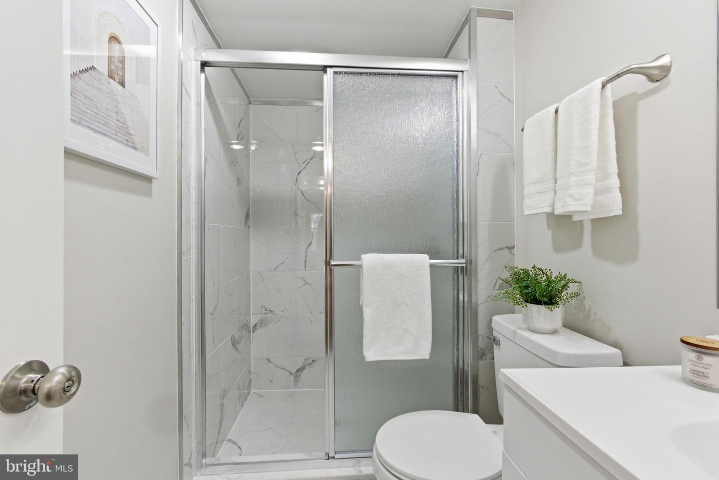 7721 TREMAYNE PL #211, MCLEAN, Virginia 22102, 2 Bedrooms Bedrooms, ,2 BathroomsBathrooms,Residential,For sale,7721 TREMAYNE PL #211,VAFX2290336 MLS # VAFX2290336