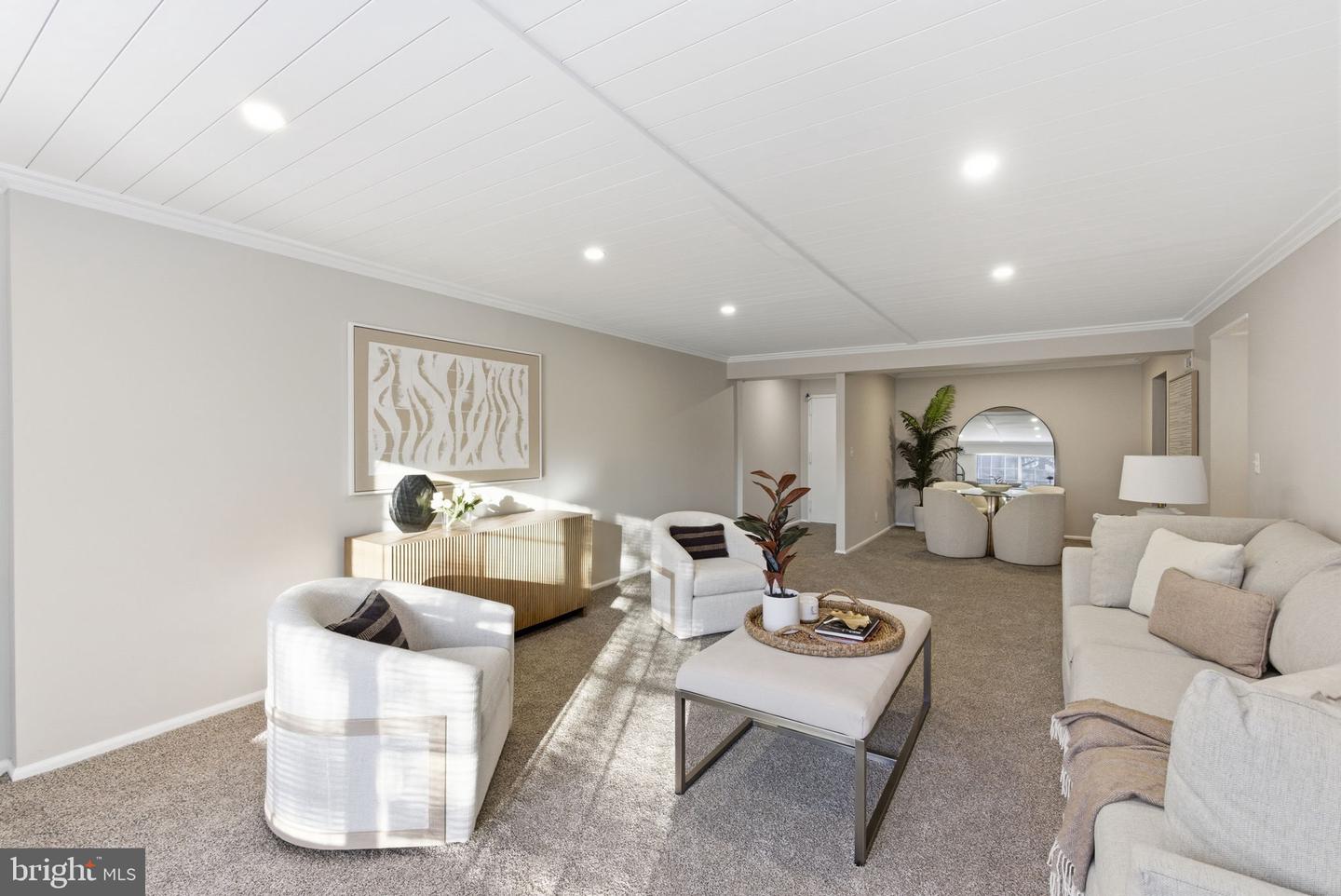 7721 TREMAYNE PL #211, MCLEAN, Virginia 22102, 2 Bedrooms Bedrooms, ,2 BathroomsBathrooms,Residential,For sale,7721 TREMAYNE PL #211,VAFX2290336 MLS # VAFX2290336