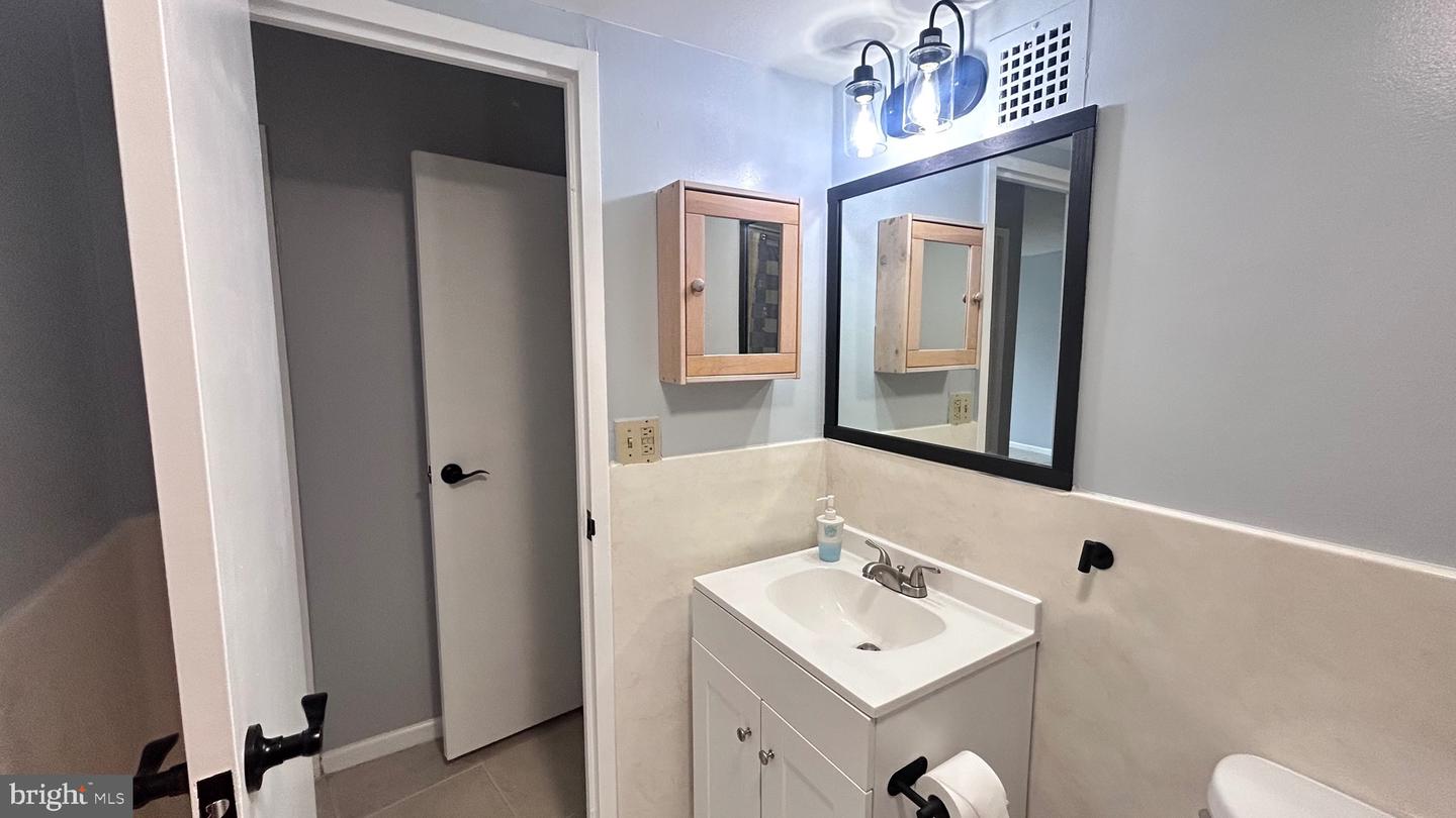 1239 VERMONT AVE NW #204, WASHINGTON, District Of Columbia 20005, 1 Bedroom Bedrooms, ,1 BathroomBathrooms,Residential,For sale,1239 VERMONT AVE NW #204,DCDC2245750 MLS # DCDC2245750 1239 VERMONT AVE NW #204, WASHINGTON, District Of Columbia 20005, 1 Bedroom Bedrooms, ,1 BathroomBathrooms,Residential,For sale,1239 VERMONT AVE NW #204,DCDC2245750 MLS # DCDC2245750