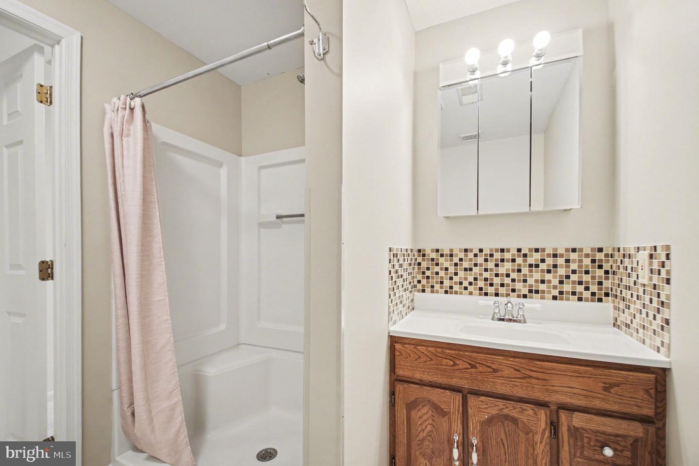 24 WOODS EDGE CT, STAFFORD, Virginia 22554, 4 Bedrooms Bedrooms, ,3 BathroomsBathrooms,Residential,For sale,24 WOODS EDGE CT,VAST2045984 MLS # VAST2045984