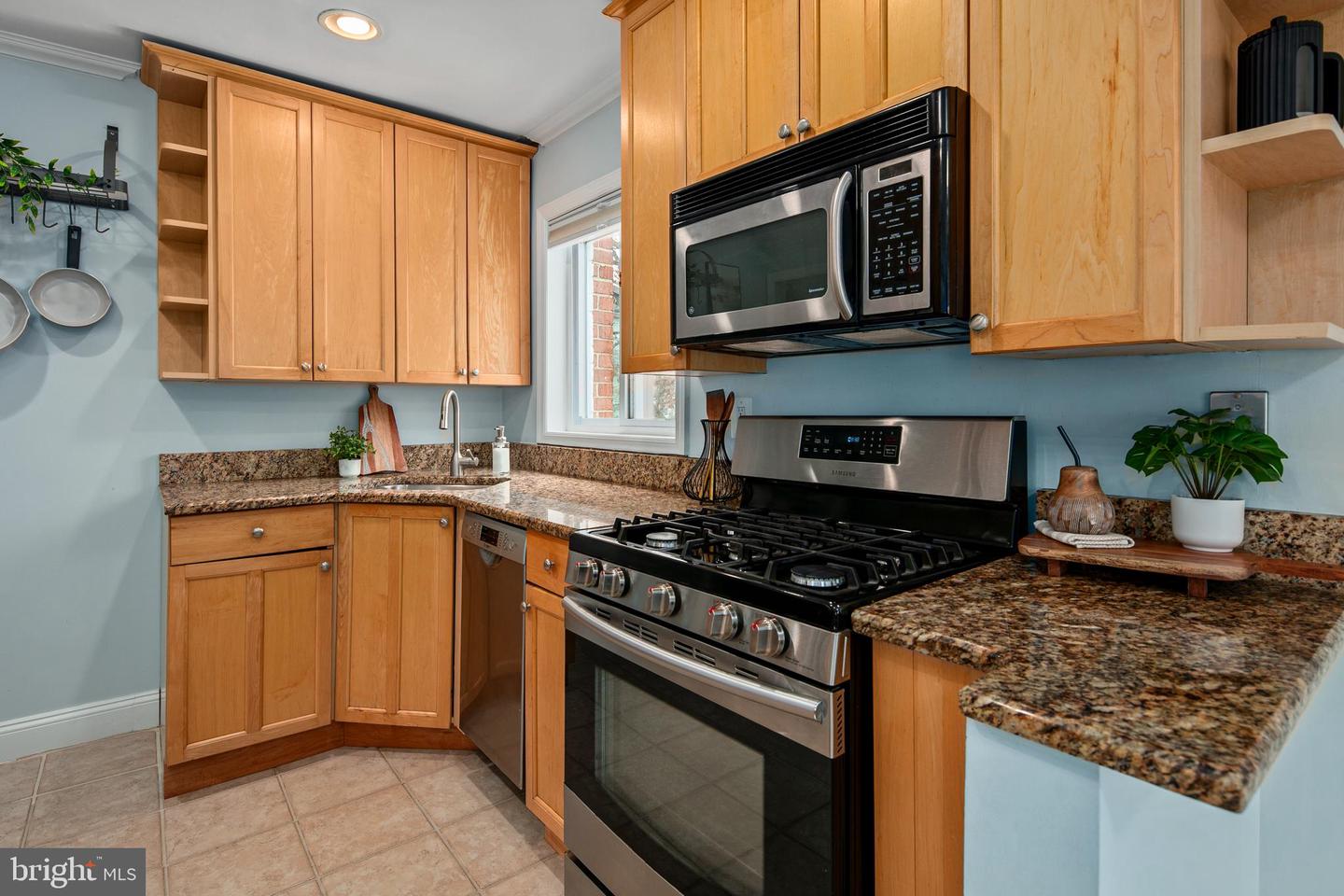 4802 20TH PL N, ARLINGTON, Virginia 22207, 4 Bedrooms Bedrooms, ,2 BathroomsBathrooms,Residential,For sale,4802 20TH PL N,VAAR2068820 MLS # VAAR2068820