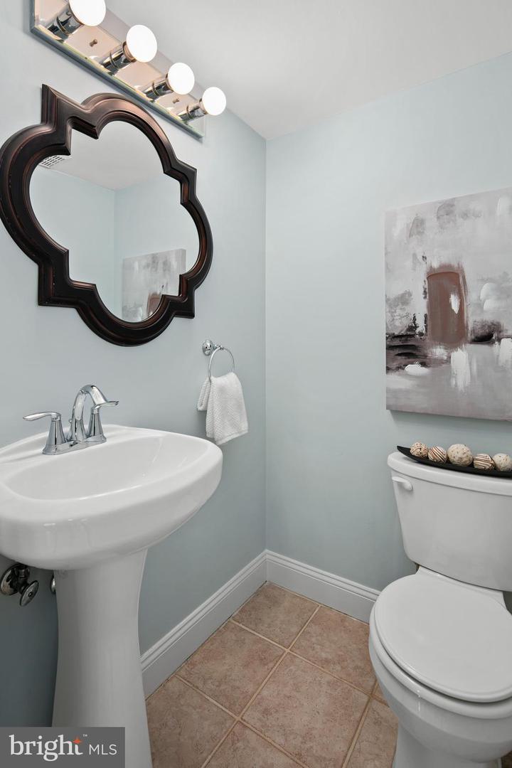 4802 20TH PL N, ARLINGTON, Virginia 22207, 4 Bedrooms Bedrooms, ,2 BathroomsBathrooms,Residential,For sale,4802 20TH PL N,VAAR2068820 MLS # VAAR2068820