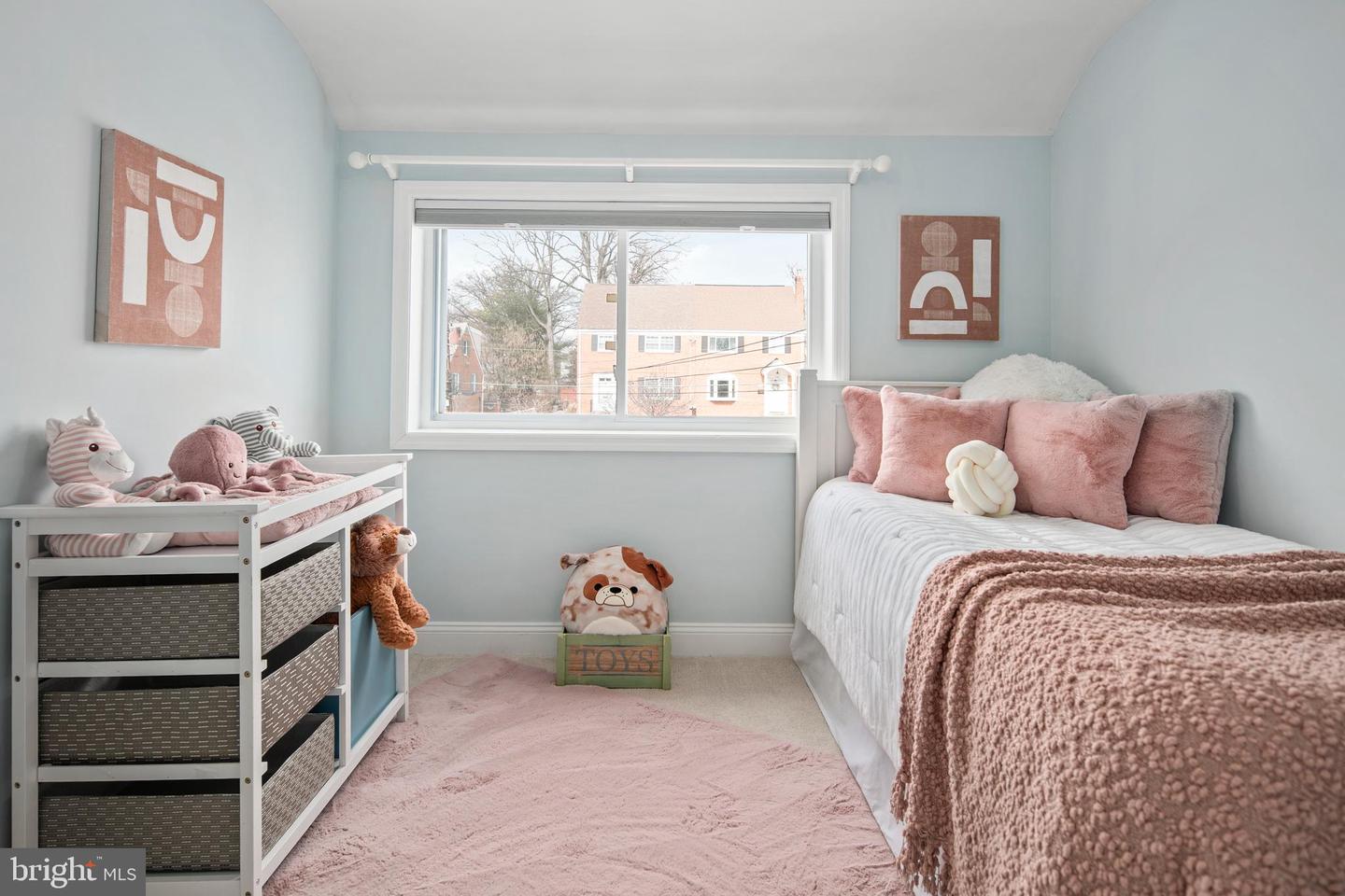 4802 20TH PL N, ARLINGTON, Virginia 22207, 4 Bedrooms Bedrooms, ,2 BathroomsBathrooms,Residential,For sale,4802 20TH PL N,VAAR2068820 MLS # VAAR2068820