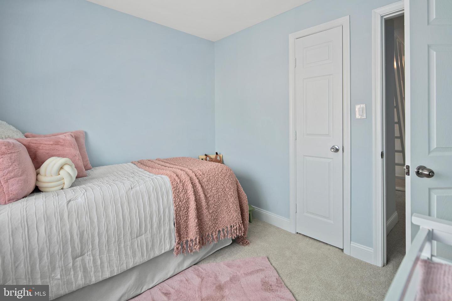 4802 20TH PL N, ARLINGTON, Virginia 22207, 4 Bedrooms Bedrooms, ,2 BathroomsBathrooms,Residential,For sale,4802 20TH PL N,VAAR2068820 MLS # VAAR2068820