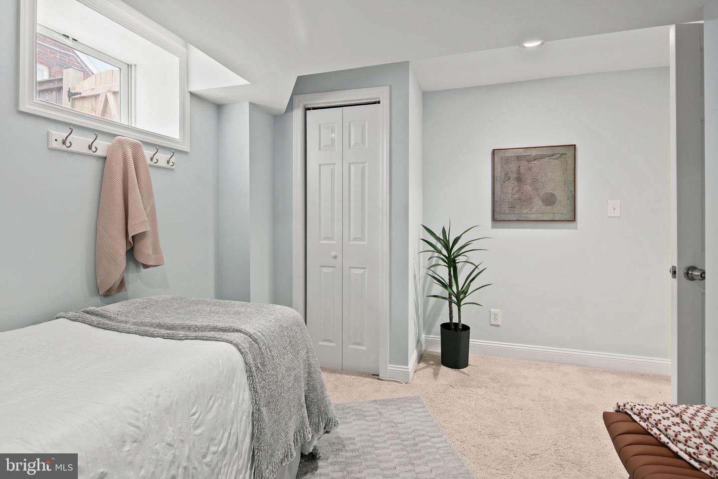 4802 20TH PL N, ARLINGTON, Virginia 22207, 4 Bedrooms Bedrooms, ,2 BathroomsBathrooms,Residential,For sale,4802 20TH PL N,VAAR2068820 MLS # VAAR2068820