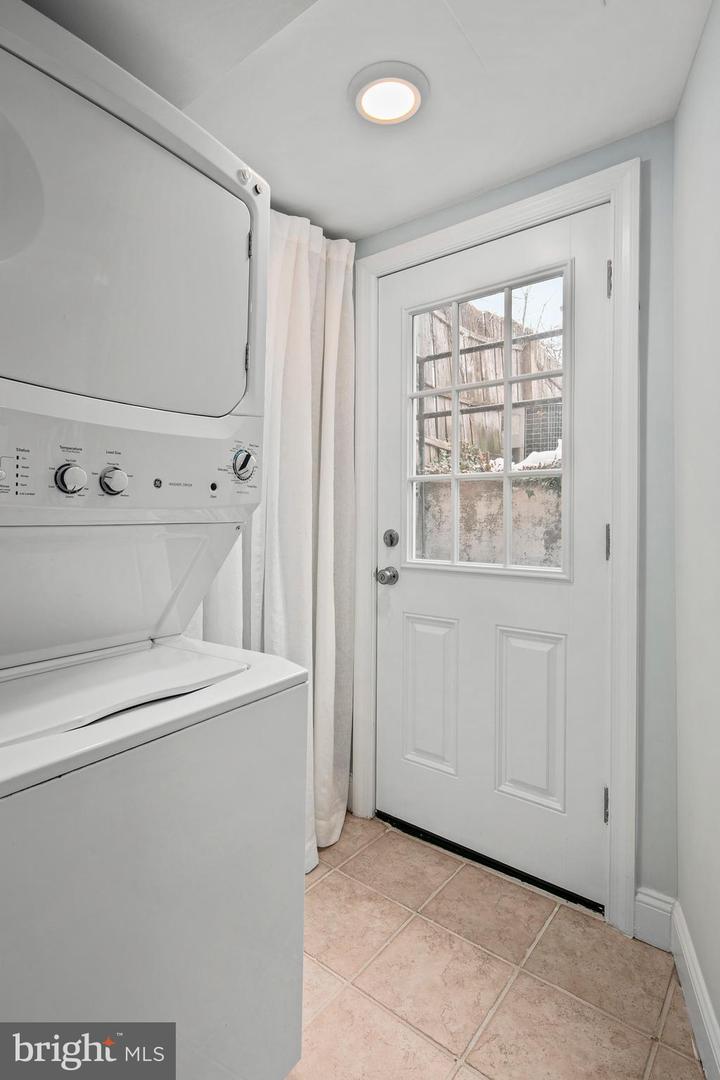 4802 20TH PL N, ARLINGTON, Virginia 22207, 4 Bedrooms Bedrooms, ,2 BathroomsBathrooms,Residential,For sale,4802 20TH PL N,VAAR2068820 MLS # VAAR2068820