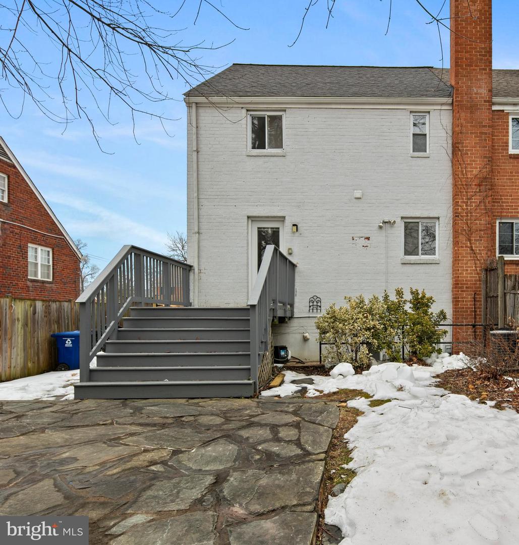 4802 20TH PL N, ARLINGTON, Virginia 22207, 4 Bedrooms Bedrooms, ,2 BathroomsBathrooms,Residential,For sale,4802 20TH PL N,VAAR2068820 MLS # VAAR2068820