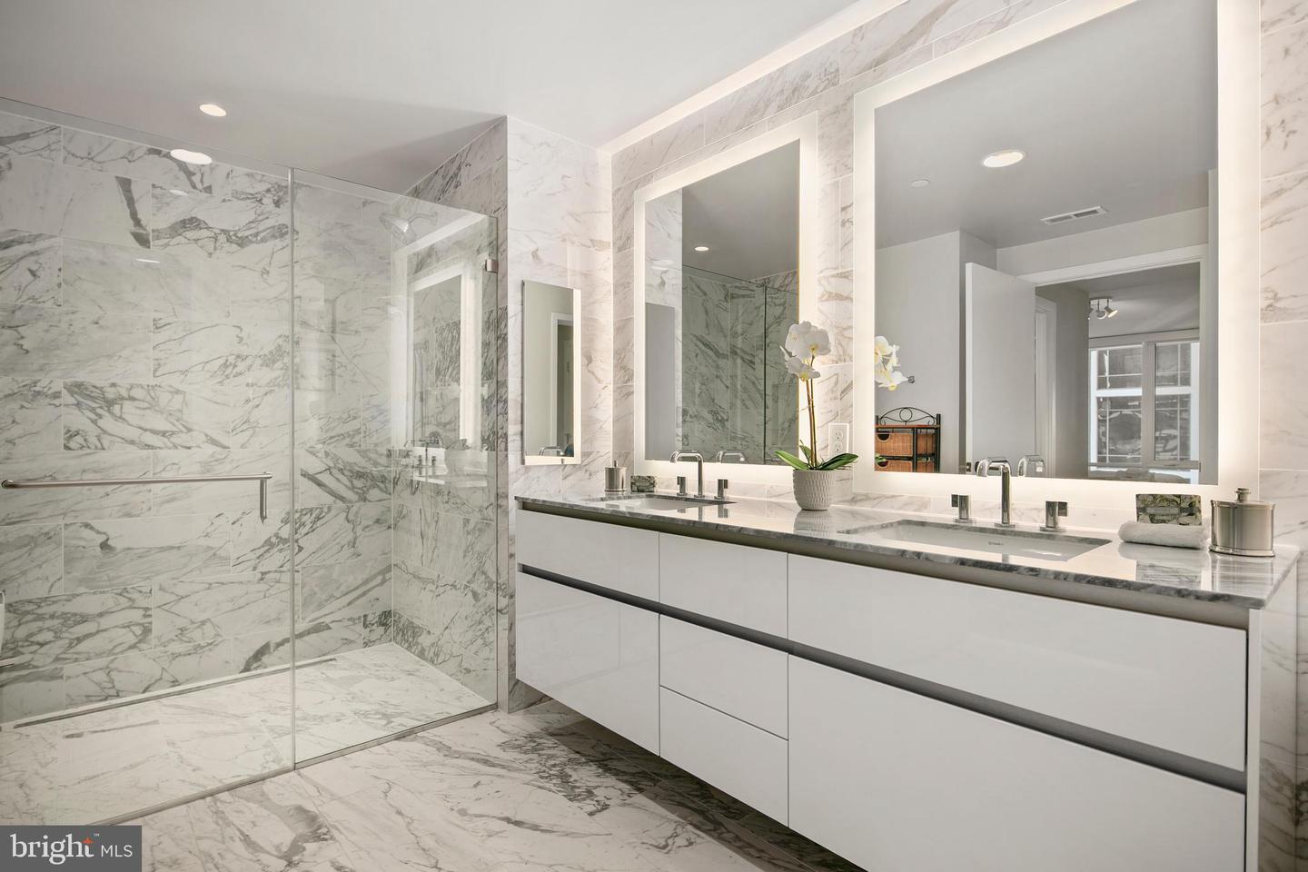 1781 N PIERCE ST #802, ARLINGTON, Virginia 22209, 2 Bedrooms Bedrooms, ,2 BathroomsBathrooms,Residential,For sale,1781 N PIERCE ST #802,VAAR2068822 MLS # VAAR2068822