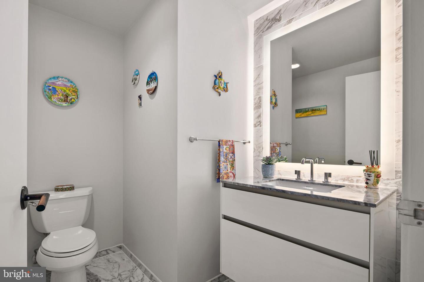 1781 N PIERCE ST #802, ARLINGTON, Virginia 22209, 2 Bedrooms Bedrooms, ,2 BathroomsBathrooms,Residential,For sale,1781 N PIERCE ST #802,VAAR2068822 MLS # VAAR2068822