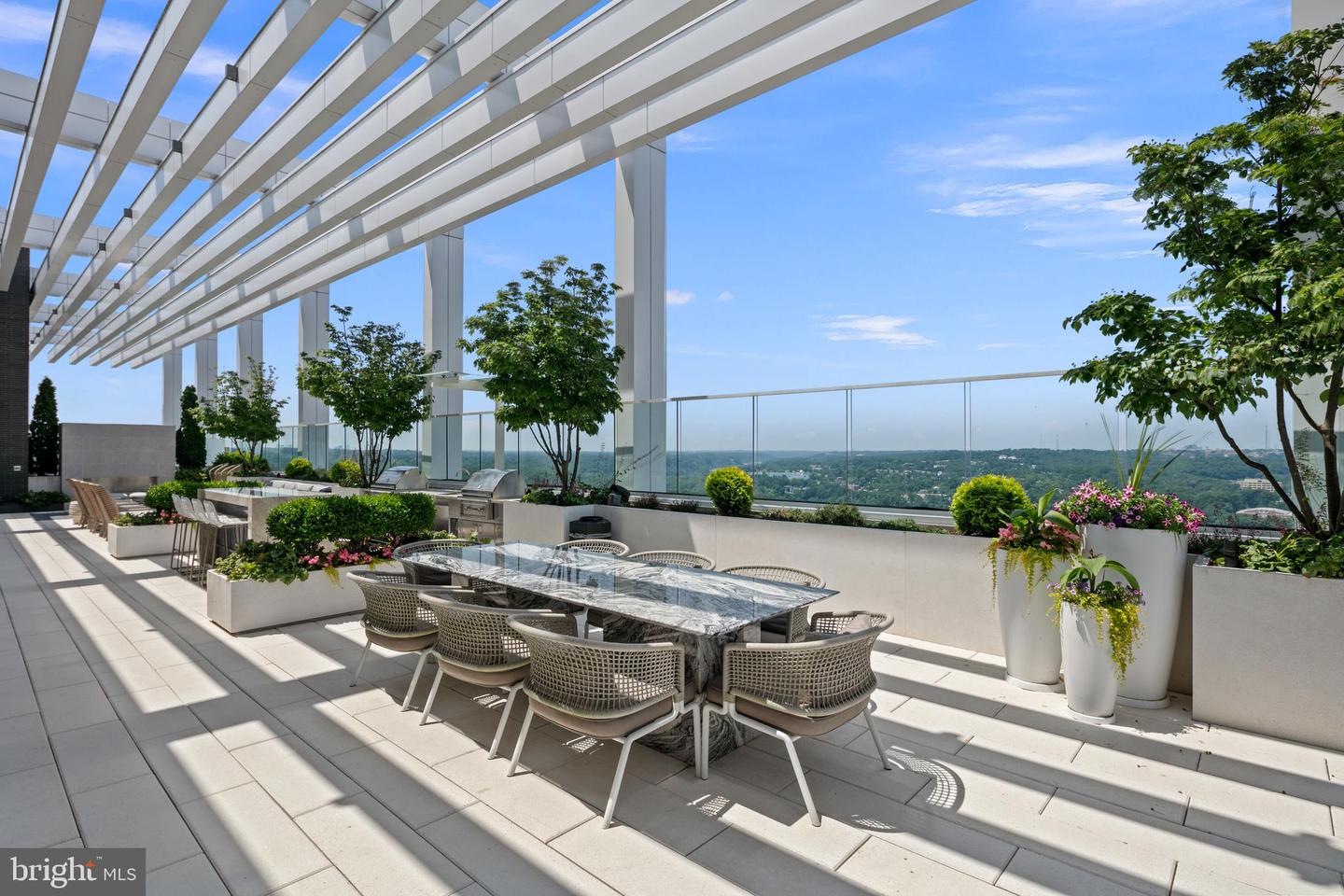 1781 N PIERCE ST #802, ARLINGTON, Virginia 22209, 2 Bedrooms Bedrooms, ,2 BathroomsBathrooms,Residential,For sale,1781 N PIERCE ST #802,VAAR2068822 MLS # VAAR2068822