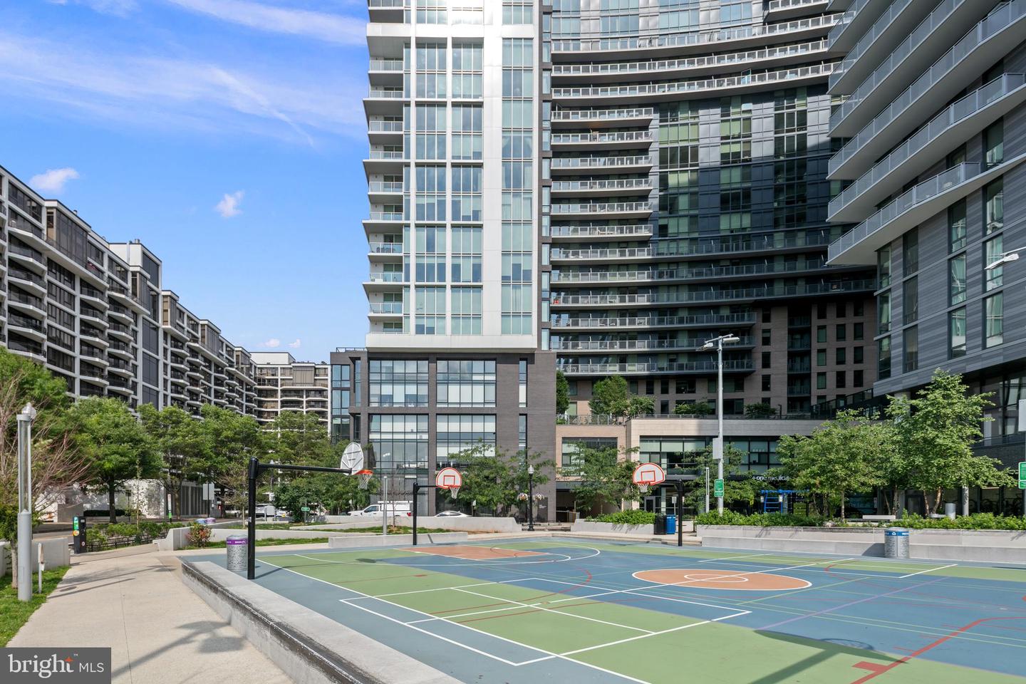 1781 N PIERCE ST #802, ARLINGTON, Virginia 22209, 2 Bedrooms Bedrooms, ,2 BathroomsBathrooms,Residential,For sale,1781 N PIERCE ST #802,VAAR2068822 MLS # VAAR2068822