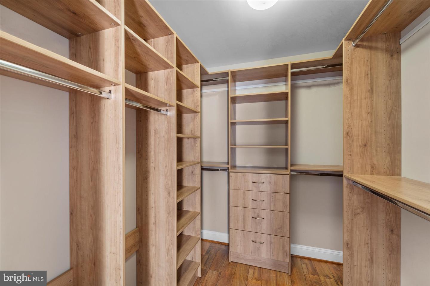 6301 EDSALL RD #112, ALEXANDRIA, Virginia 22312, 2 Bedrooms Bedrooms, ,2 BathroomsBathrooms,Residential,For sale,6301 EDSALL RD #112,VAFX2290952 MLS # VAFX2290952 6301 EDSALL RD #112, ALEXANDRIA, Virginia 22312, 2 Bedrooms Bedrooms, ,2 BathroomsBathrooms,Residential,For sale,6301 EDSALL RD #112,VAFX2290952 MLS # VAFX2290952