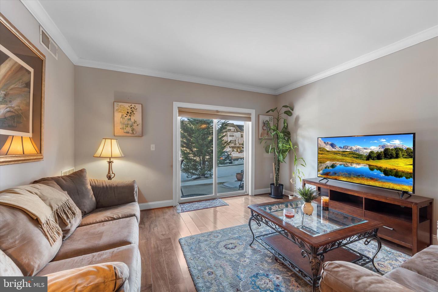 6301 EDSALL RD #112, ALEXANDRIA, Virginia 22312, 2 Bedrooms Bedrooms, ,2 BathroomsBathrooms,Residential,For sale,6301 EDSALL RD #112,VAFX2290952 MLS # VAFX2290952 6301 EDSALL RD #112, ALEXANDRIA, Virginia 22312, 2 Bedrooms Bedrooms, ,2 BathroomsBathrooms,Residential,For sale,6301 EDSALL RD #112,VAFX2290952 MLS # VAFX2290952