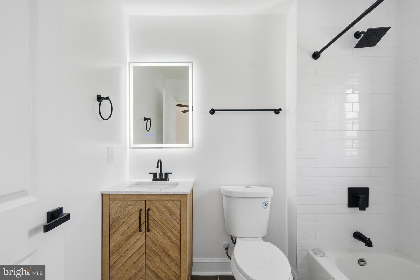 5010 N CAPITOL ST NW, WASHINGTON, District Of Columbia 20011, 3 Bedrooms Bedrooms, 7 Rooms Rooms,3 BathroomsBathrooms,Residential,For sale,5010 N CAPITOL ST NW,DCDC2246030 MLS # DCDC2246030