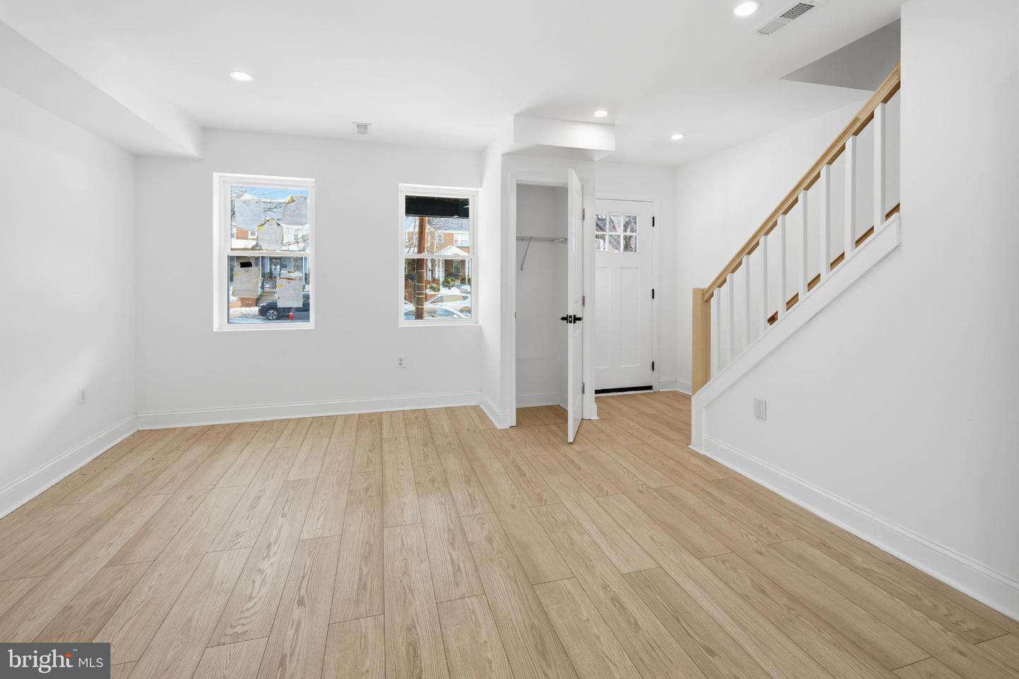 5010 N CAPITOL ST NW, WASHINGTON, District Of Columbia 20011, 3 Bedrooms Bedrooms, 7 Rooms Rooms,3 BathroomsBathrooms,Residential,For sale,5010 N CAPITOL ST NW,DCDC2246030 MLS # DCDC2246030