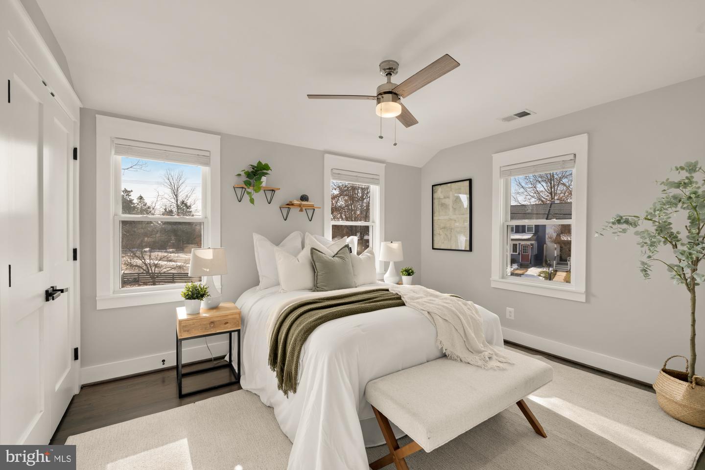 2712 FORT DR, ALEXANDRIA, Virginia 22303, 3 Bedrooms Bedrooms, ,2 BathroomsBathrooms,Residential,For sale,2712 FORT DR,VAFX2291038 MLS # VAFX2291038