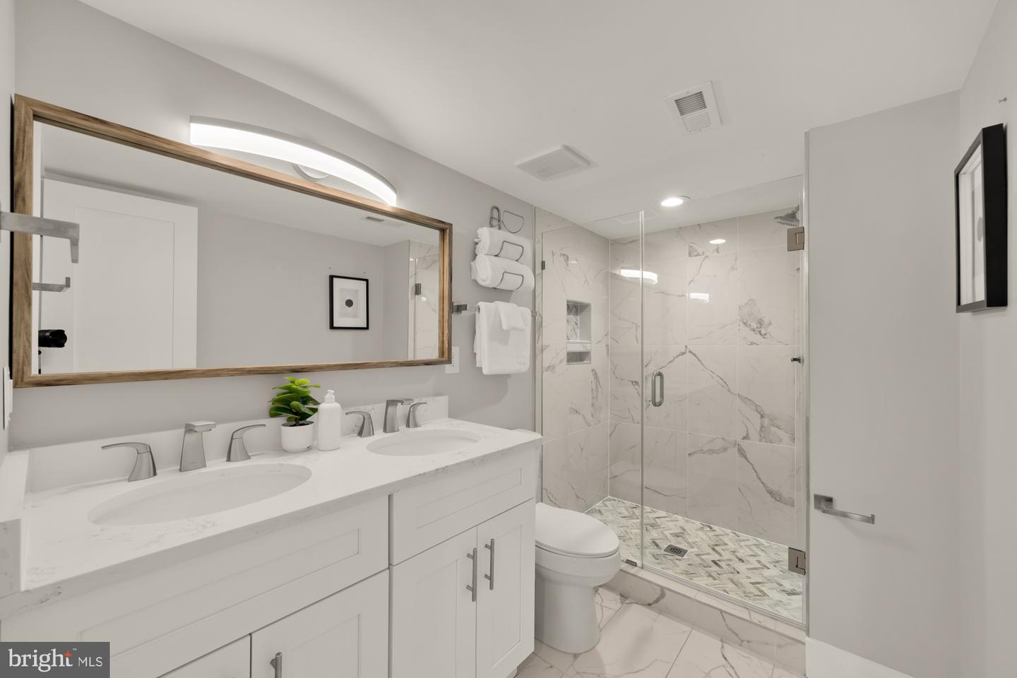 2712 FORT DR, ALEXANDRIA, Virginia 22303, 3 Bedrooms Bedrooms, ,2 BathroomsBathrooms,Residential,For sale,2712 FORT DR,VAFX2291038 MLS # VAFX2291038