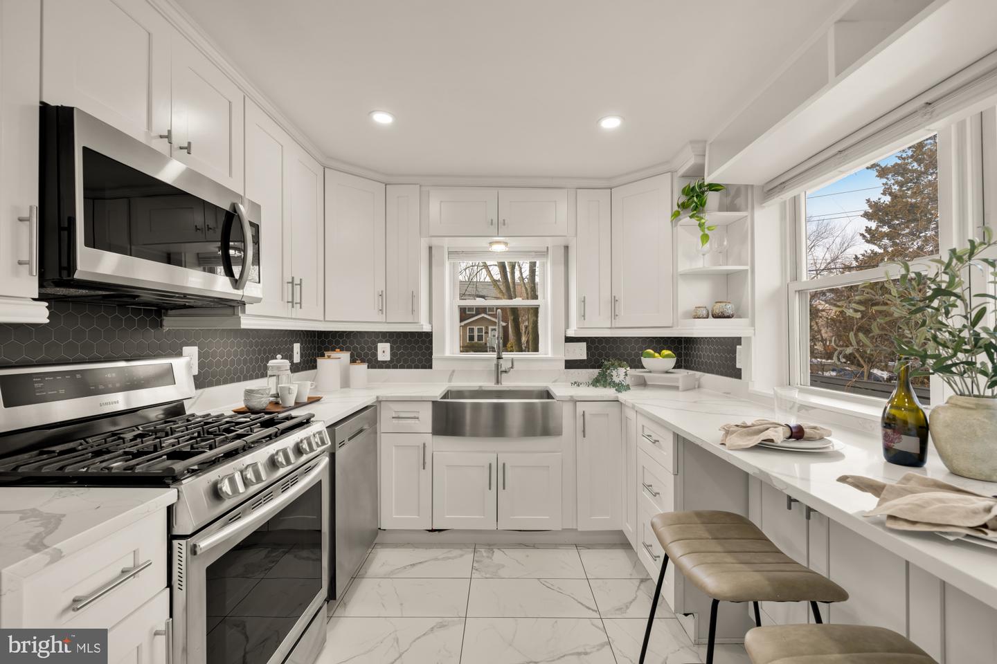 2712 FORT DR, ALEXANDRIA, Virginia 22303, 3 Bedrooms Bedrooms, ,2 BathroomsBathrooms,Residential,For sale,2712 FORT DR,VAFX2291038 MLS # VAFX2291038