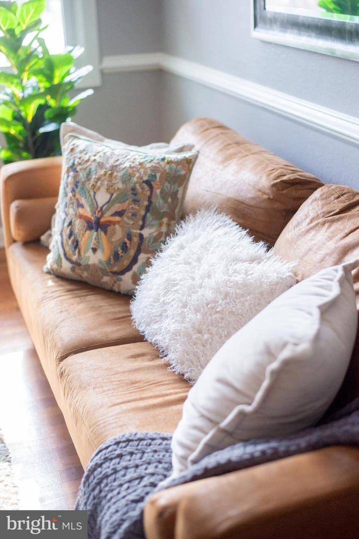 3414 BRADDOCK DR, WOODBRIDGE, Virginia 22193, 3 Bedrooms Bedrooms, 6 Rooms Rooms,3 BathroomsBathrooms,Residential,For sale,3414 BRADDOCK DR,VAPW2112494 MLS # VAPW2112494