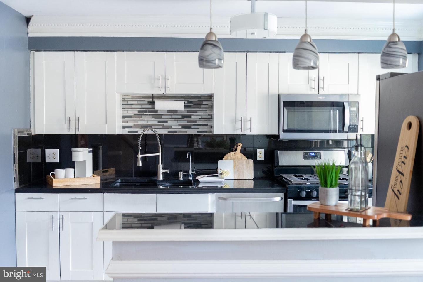 3414 BRADDOCK DR, WOODBRIDGE, Virginia 22193, 3 Bedrooms Bedrooms, 6 Rooms Rooms,3 BathroomsBathrooms,Residential,For sale,3414 BRADDOCK DR,VAPW2112494 MLS # VAPW2112494