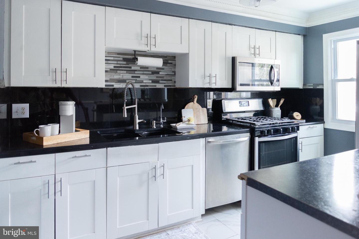 3414 BRADDOCK DR, WOODBRIDGE, Virginia 22193, 3 Bedrooms Bedrooms, 6 Rooms Rooms,3 BathroomsBathrooms,Residential,For sale,3414 BRADDOCK DR,VAPW2112494 MLS # VAPW2112494