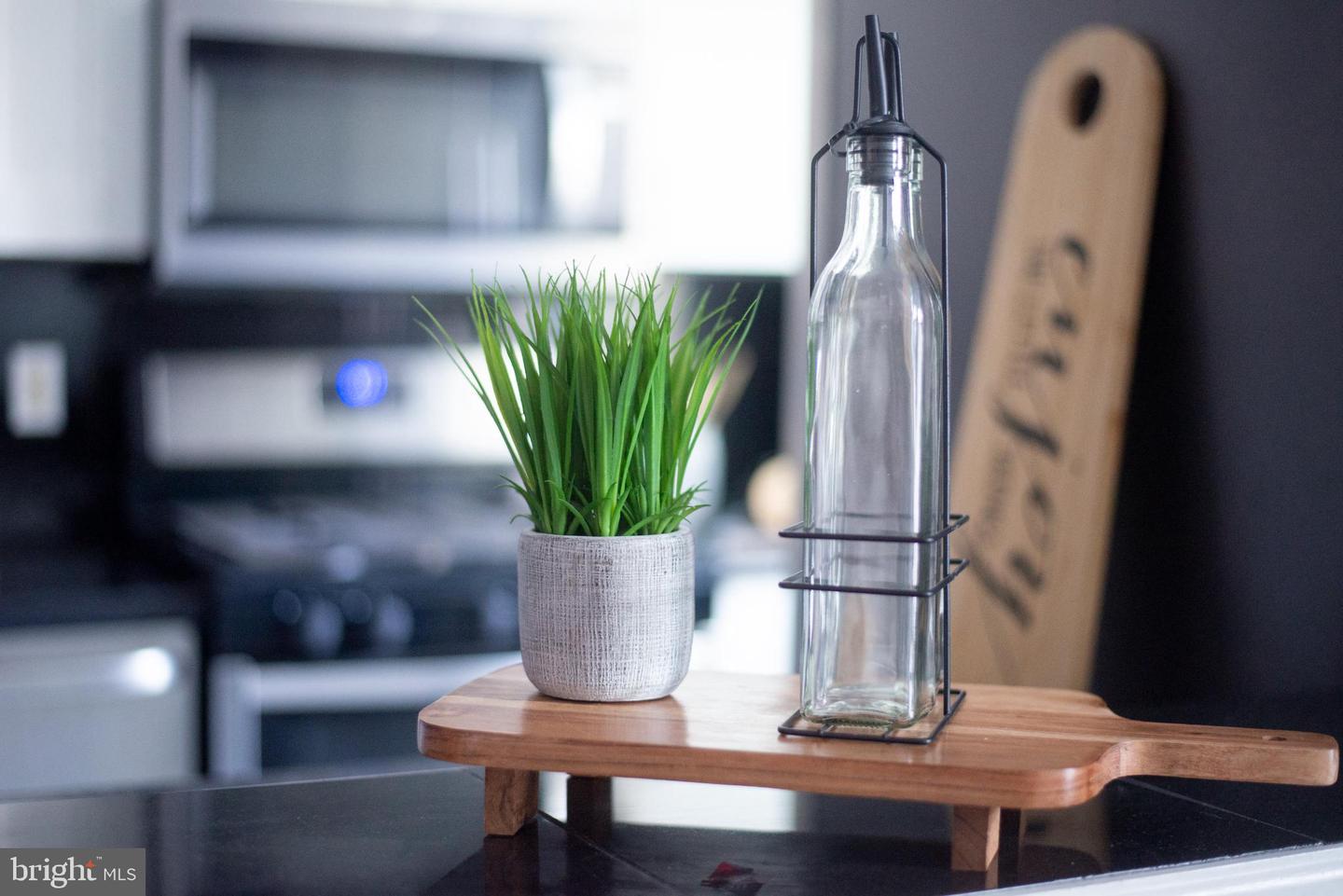 3414 BRADDOCK DR, WOODBRIDGE, Virginia 22193, 3 Bedrooms Bedrooms, 6 Rooms Rooms,3 BathroomsBathrooms,Residential,For sale,3414 BRADDOCK DR,VAPW2112494 MLS # VAPW2112494