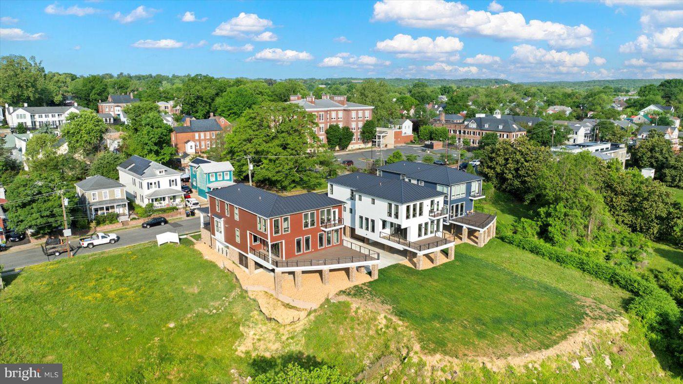 1111 SOPHIA ST, FREDERICKSBURG, Virginia 22401, 4 Bedrooms Bedrooms, ,4 BathroomsBathrooms,Residential,For sale,1111 SOPHIA ST,VAFB2009670 MLS # VAFB2009670