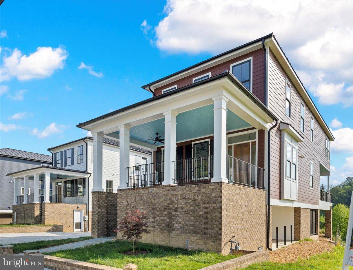 1111 SOPHIA ST, FREDERICKSBURG, Virginia 22401, 4 Bedrooms Bedrooms, ,4 BathroomsBathrooms,Residential,For sale,1111 SOPHIA ST,VAFB2009670 MLS # VAFB2009670