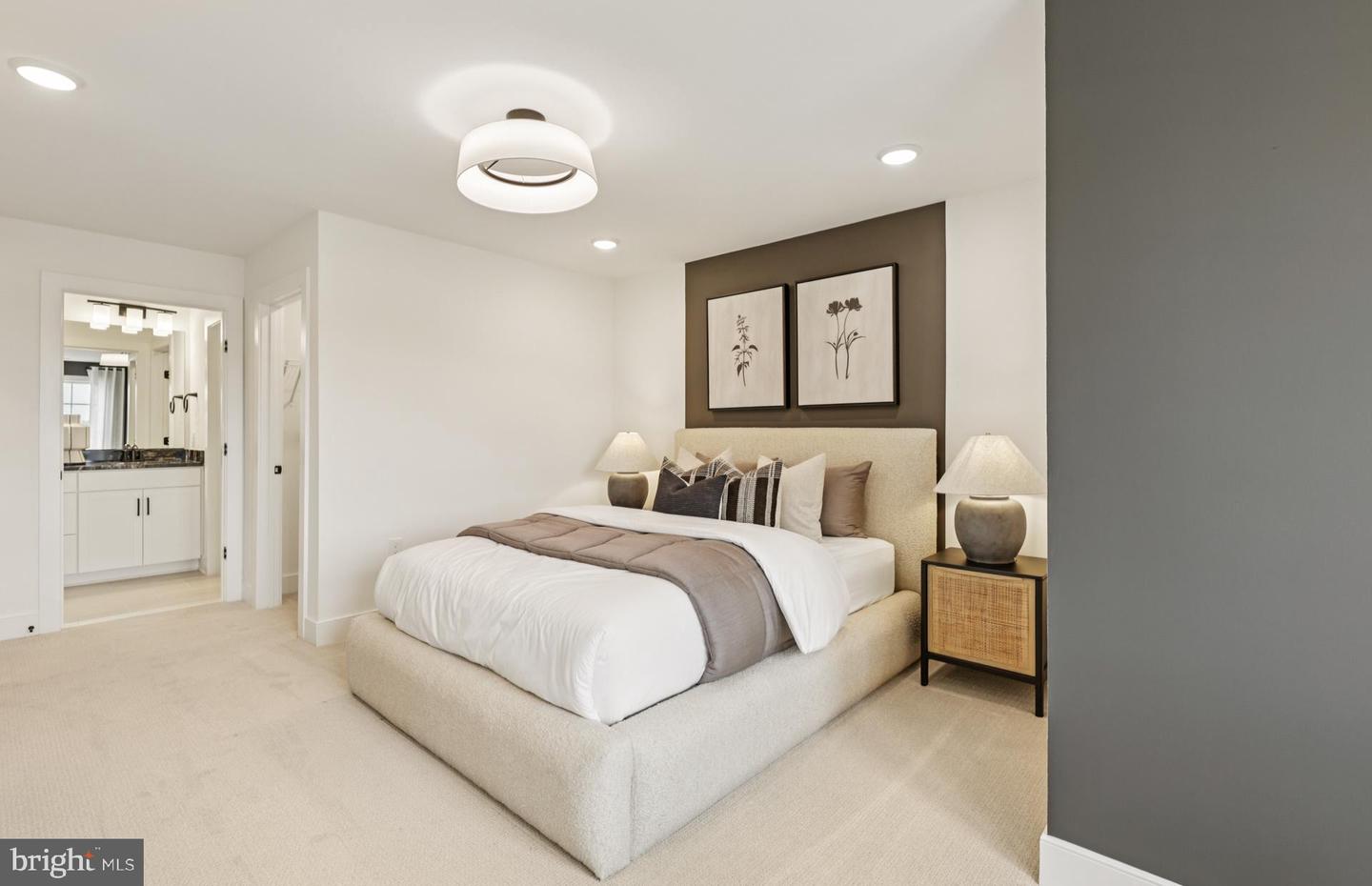 5907 SUNSTONE LN, HAYMARKET, Virginia 20169, 3 Bedrooms Bedrooms, ,2 BathroomsBathrooms,Residential,For sale,5907 SUNSTONE LN,VAPW2112510 MLS # VAPW2112510