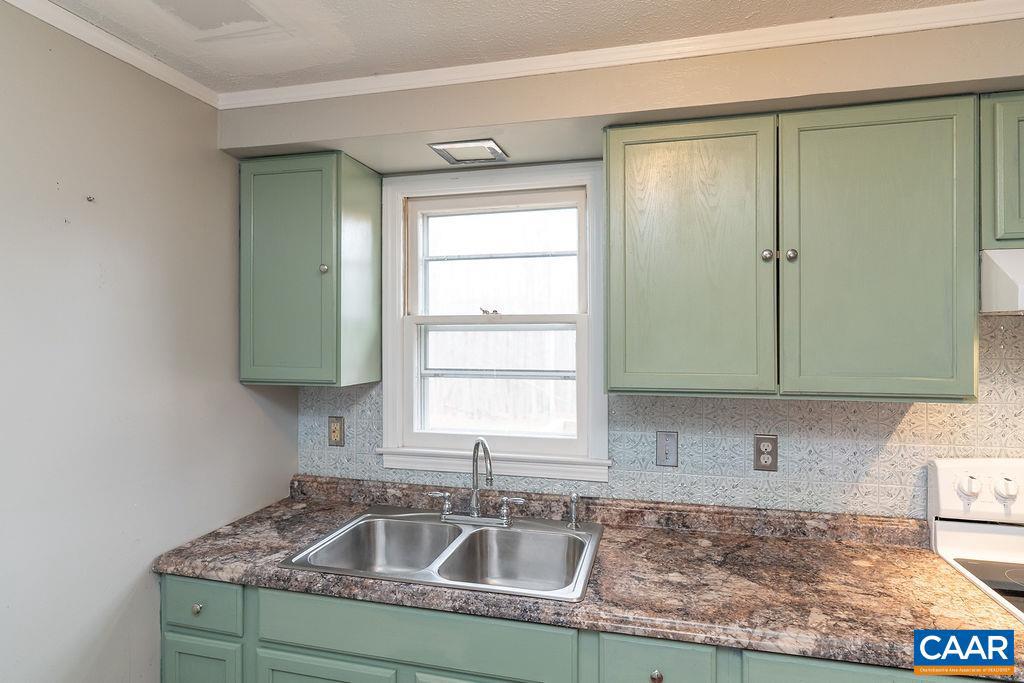 112 PINES LN, SHIPMAN, Virginia 22971, 3 Bedrooms Bedrooms, ,1 BathroomBathrooms,Residential,For sale,112 PINES LN,673306 MLS # 673306