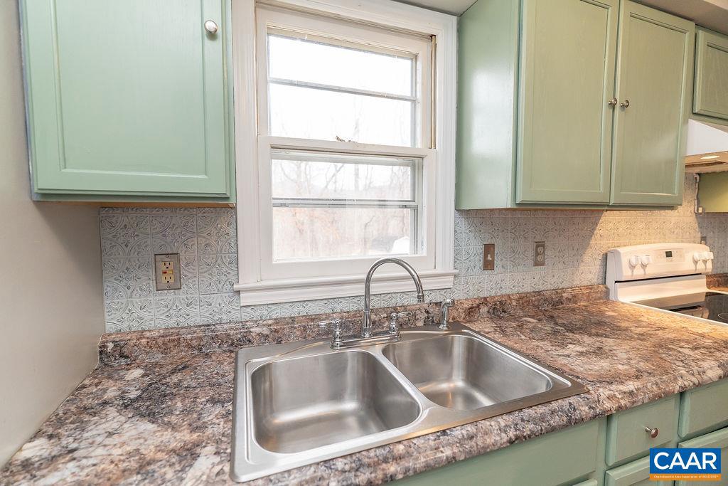 112 PINES LN, SHIPMAN, Virginia 22971, 3 Bedrooms Bedrooms, ,1 BathroomBathrooms,Residential,For sale,112 PINES LN,673306 MLS # 673306