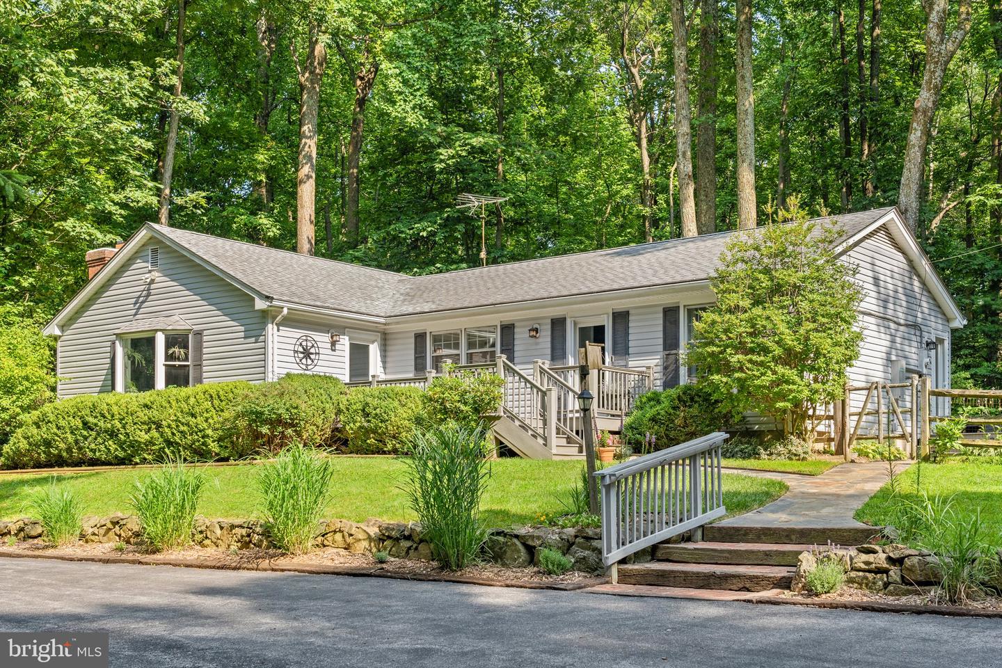 32651 MOUNT WEATHER RD, BLUEMONT, Virginia 20135, 3 Bedrooms Bedrooms, ,2 BathroomsBathrooms,Residential,For sale,32651 MOUNT WEATHER RD,VACL2006062 MLS # VACL2006062