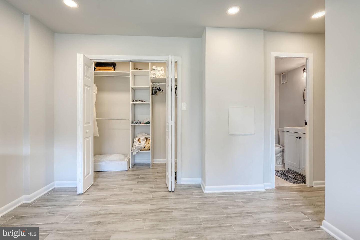 5340 HOLMES RUN PKWY #804, ALEXANDRIA, Virginia 22304, 2 Bedrooms Bedrooms, ,2 BathroomsBathrooms,Residential,For sale,5340 HOLMES RUN PKWY #804,VAAX2049942 MLS # VAAX2049942 5340 HOLMES RUN PKWY #804, ALEXANDRIA, Virginia 22304, 2 Bedrooms Bedrooms, ,2 BathroomsBathrooms,Residential,For sale,5340 HOLMES RUN PKWY #804,VAAX2049942 MLS # VAAX2049942