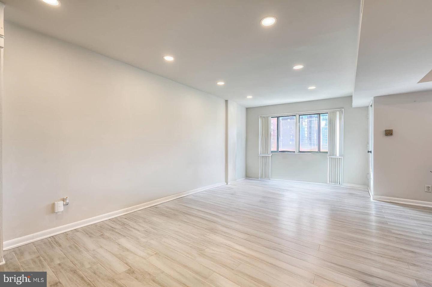 5340 HOLMES RUN PKWY #804, ALEXANDRIA, Virginia 22304, 2 Bedrooms Bedrooms, ,2 BathroomsBathrooms,Residential,For sale,5340 HOLMES RUN PKWY #804,VAAX2049942 MLS # VAAX2049942 5340 HOLMES RUN PKWY #804, ALEXANDRIA, Virginia 22304, 2 Bedrooms Bedrooms, ,2 BathroomsBathrooms,Residential,For sale,5340 HOLMES RUN PKWY #804,VAAX2049942 MLS # VAAX2049942