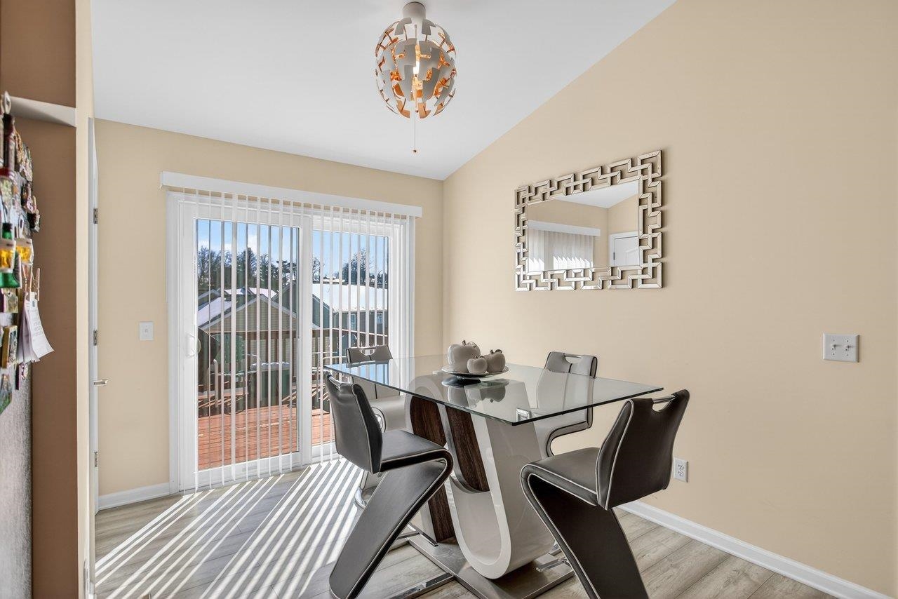 2275 WHITESTONE DR, ROCKINGHAM, Virginia 22801, 3 Bedrooms Bedrooms, ,2 BathroomsBathrooms,Residential,2275 WHITESTONE DR,673331 MLS # 673331