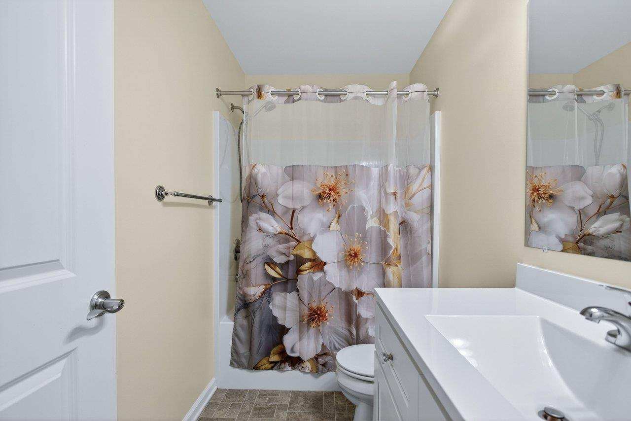 2275 WHITESTONE DR, ROCKINGHAM, Virginia 22801, 3 Bedrooms Bedrooms, ,2 BathroomsBathrooms,Residential,2275 WHITESTONE DR,673331 MLS # 673331