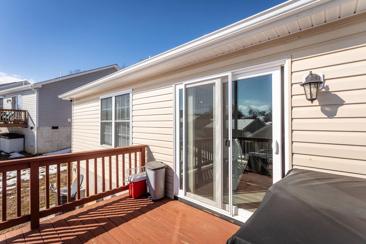 2275 WHITESTONE DR, ROCKINGHAM, Virginia 22801, 3 Bedrooms Bedrooms, ,2 BathroomsBathrooms,Residential,2275 WHITESTONE DR,673331 MLS # 673331