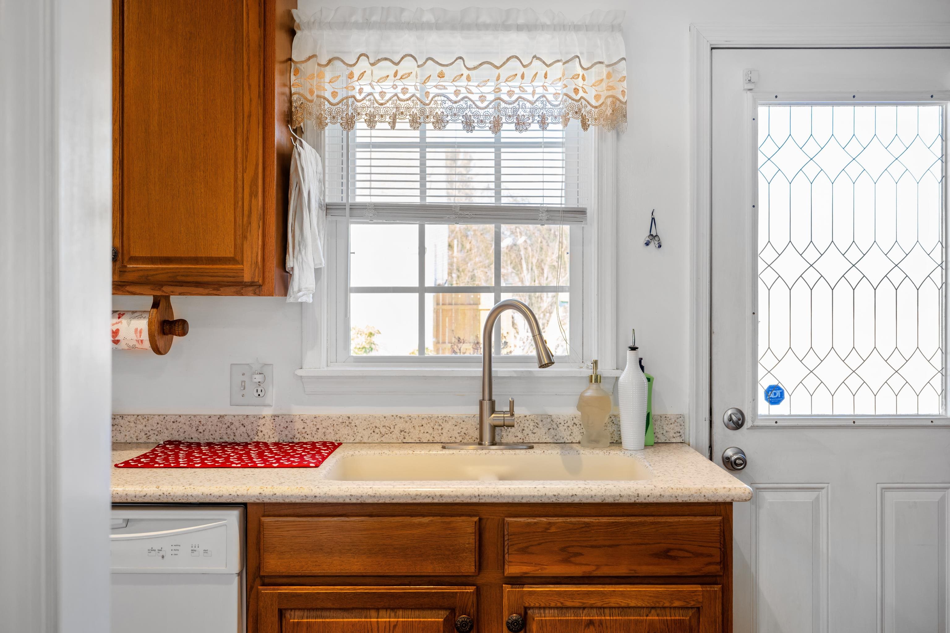 853 SHERWOOD AVE, WAYNESBORO, Virginia 22980, 3 Bedrooms Bedrooms, ,2 BathroomsBathrooms,Residential,853 SHERWOOD AVE,673333 MLS # 673333