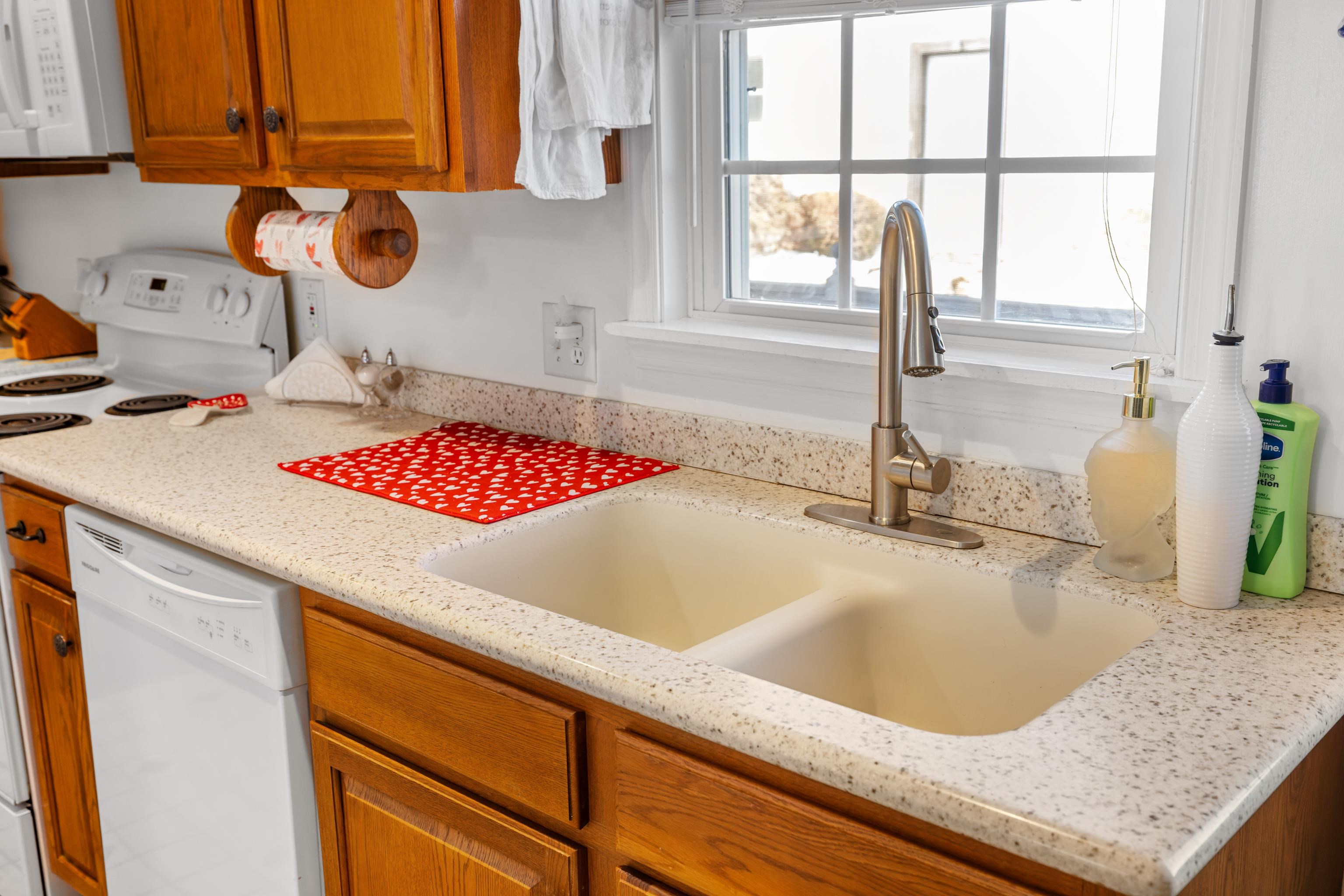 853 SHERWOOD AVE, WAYNESBORO, Virginia 22980, 3 Bedrooms Bedrooms, ,2 BathroomsBathrooms,Residential,853 SHERWOOD AVE,673333 MLS # 673333