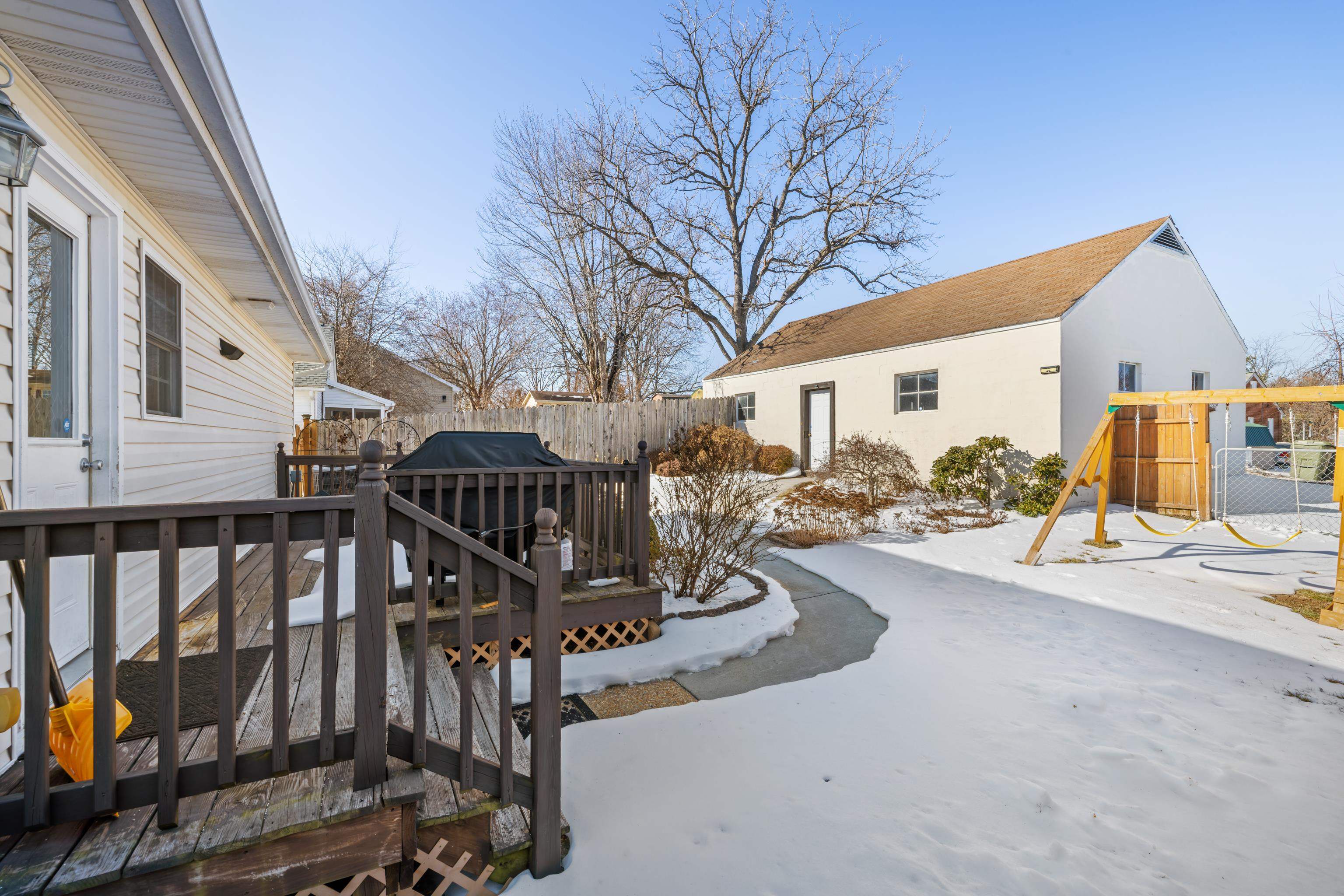 853 SHERWOOD AVE, WAYNESBORO, Virginia 22980, 3 Bedrooms Bedrooms, ,2 BathroomsBathrooms,Residential,853 SHERWOOD AVE,673333 MLS # 673333