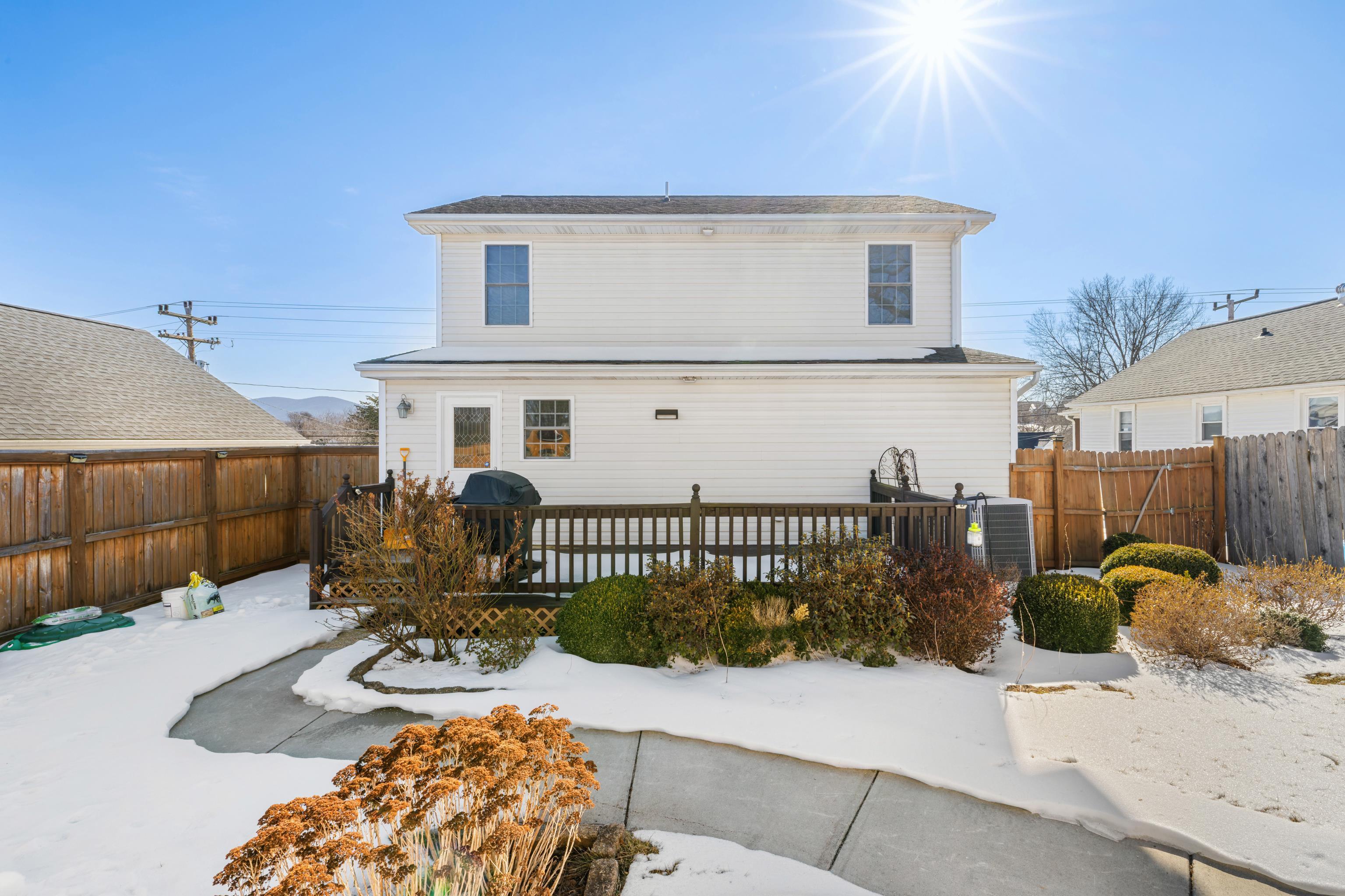 853 SHERWOOD AVE, WAYNESBORO, Virginia 22980, 3 Bedrooms Bedrooms, ,2 BathroomsBathrooms,Residential,853 SHERWOOD AVE,673333 MLS # 673333