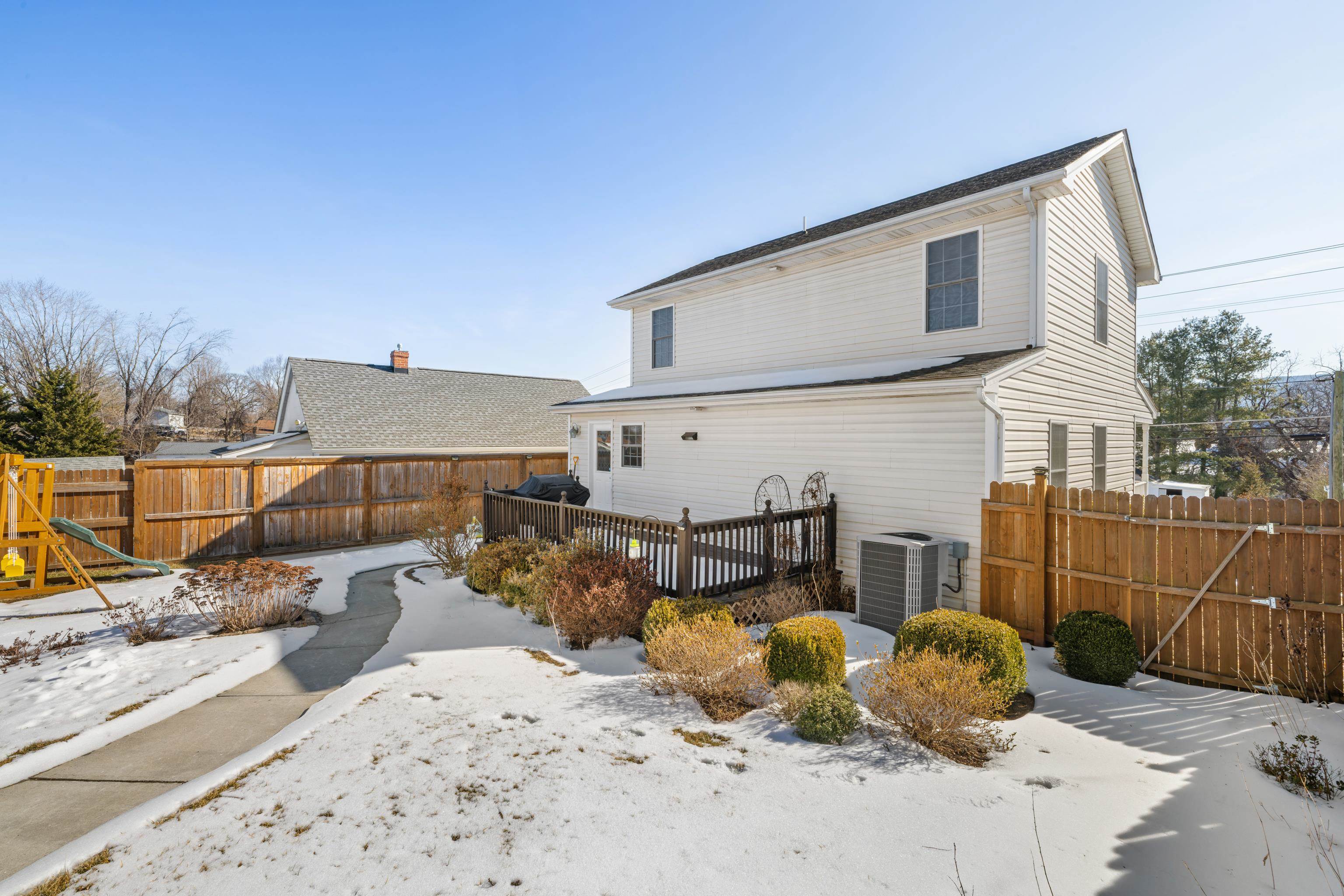 853 SHERWOOD AVE, WAYNESBORO, Virginia 22980, 3 Bedrooms Bedrooms, ,2 BathroomsBathrooms,Residential,853 SHERWOOD AVE,673333 MLS # 673333